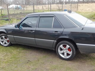 1991 Mercedes-Benz W124 250, серый, 585000 рублей, вид 1