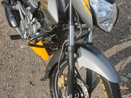 2022 Bajaj Pulsar NS 125, жёлтый, 166000 рублей, вид 3