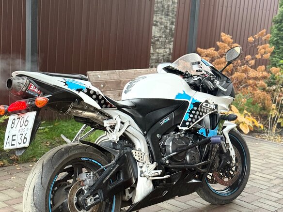 2008 Honda CBR 600RR, серебристый, 609999 рублей - вид 6