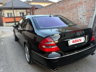 2004 Mercedes-Benz E-Класс 320 III (W211, S211), чёрный, 1550000 рублей, вид 4