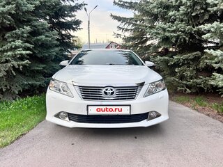 2014 Toyota Camry VII (XV50), белый, 1950000 рублей, вид 3