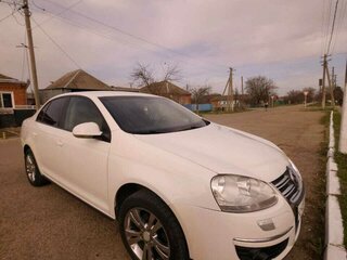2010 Volkswagen Jetta V, белый, 730000 рублей, вид 3