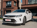 2015 Toyota Camry VII (XV50) Рестайлинг, белый, 2250000 рублей - вид 1
