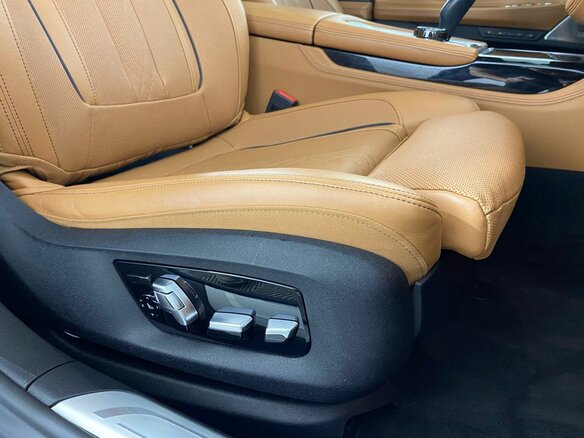 2019 BMW 7 серии Long 745Le xDrive VI (G11/G12) Рестайлинг, синий, 5498800 рублей - вид 19