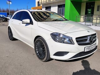 2015 Mercedes-Benz A-Класс 180 III (W176), белый, 1550000 рублей, вид 3