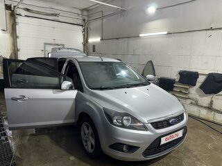 2010 Ford Focus II Рестайлинг, серебристый, 750000 рублей, вид 2