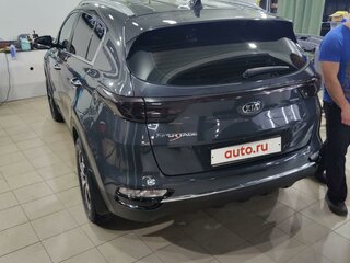 2018 Kia Sportage IV Рестайлинг, серый, 2333000 рублей, вид 4