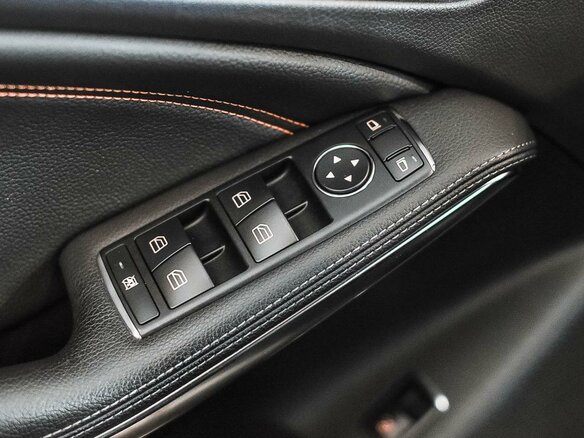 2013 Mercedes-Benz CLA 200 I (C117, X117), чёрный - вид 9