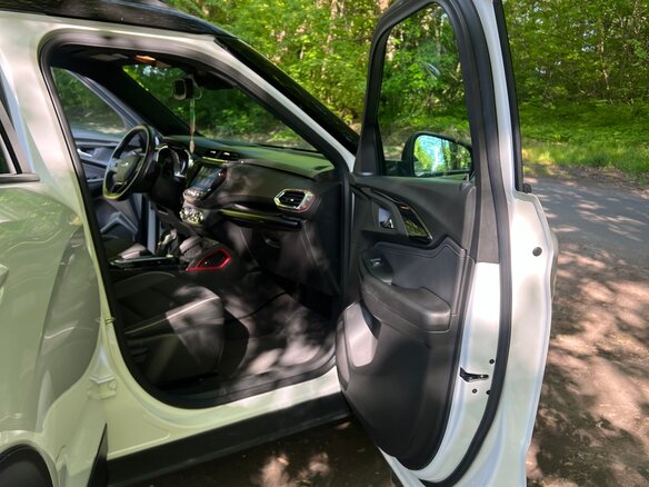 2020 Chevrolet TrailBlazer III, белый, 2200000 рублей - вид 21