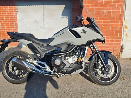 2026 Honda NC 750X, серебристый, 1300000 рублей, вид 1
