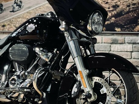 2021 Harley-Davidson Street Glide Special, чёрный, 2790000 рублей, вид 2