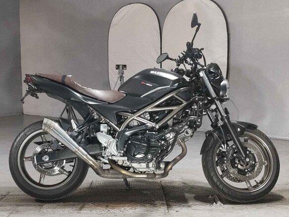 2025 Suzuki SV 650, зелёный - вид 1
