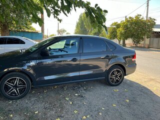 2017 Volkswagen Polo V Рестайлинг, белый, 1150000 рублей, вид 3
