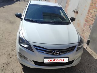 2015 Hyundai Solaris I Рестайлинг, белый, 990000 рублей, вид 1