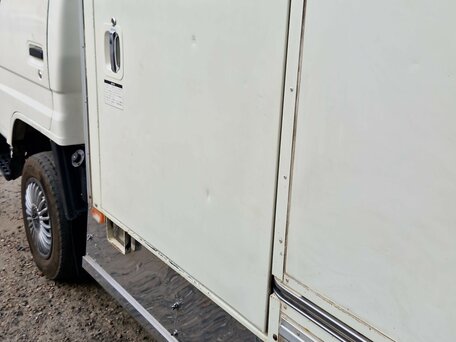 2001 Toyota Dyna, белый, 850000 рублей, вид 2