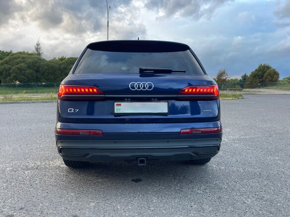 2023 Audi Q7 45 TFSI II (4M) Рестайлинг, синий, 4950000 рублей - вид 5