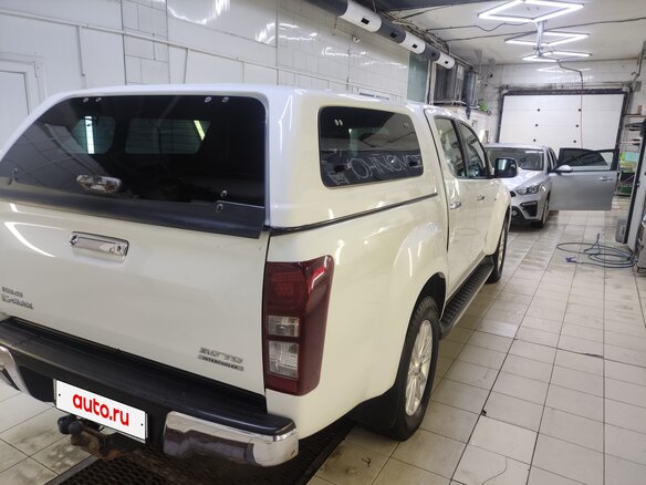 2019 Isuzu D-Max II Рестайлинг, белый, 2750000 рублей - вид 1
