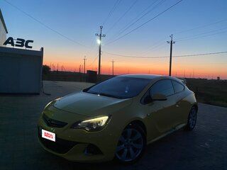 2012 Opel Astra GTC J Рестайлинг, жёлтый, 800000 рублей, вид 2