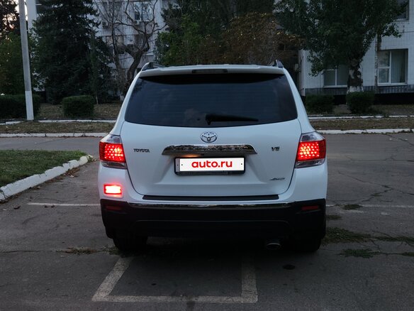 2013 Toyota Highlander II (XU40) Рестайлинг, белый, 1745000 рублей - вид 5