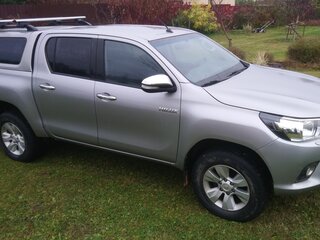 2015 Toyota Hilux VIII, серебристый, 4100000 рублей, вид 1