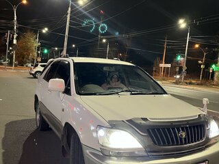 1998 Toyota Harrier I (XU10), белый, 900000 рублей, вид 2