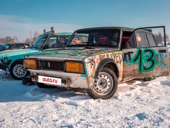 1998 Lada (ВАЗ) 2104 5-speed, белый, 140000 рублей - вид 3