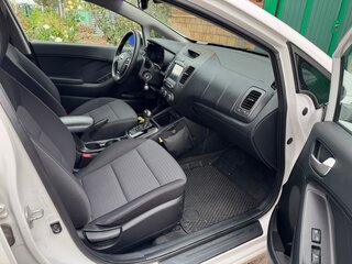 2017 Kia Forte II Рестайлинг, белый, 1350000 рублей, вид 5