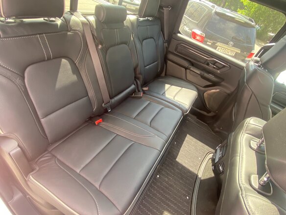 2023 Ram 1500 Quad Cab eTorque V, коричневый, 11300000 рублей - вид 30