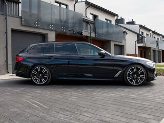 2019 BMW 5 серии 540d xDrive VII (G30/G31/G38), чёрный, 4400000 рублей, вид 2