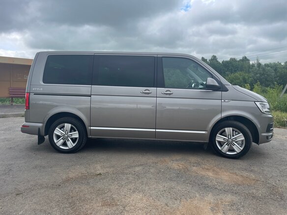 2018 Volkswagen Multivan T6, бежевый, 3850000 рублей - вид 2