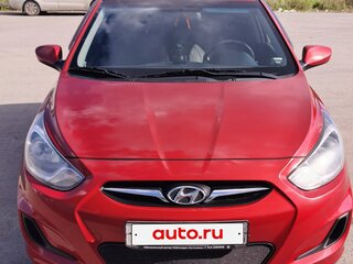 2013 Hyundai Solaris I, красный, 970000 рублей, вид 4