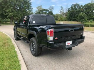 2022 Toyota Tacoma III, чёрный, 7770969 рублей, вид 3