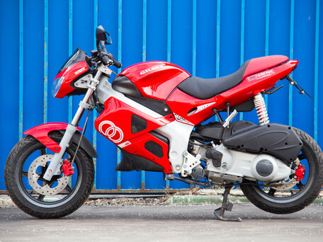 2001 Gilera DNA, красный, 189900 рублей, вид 2