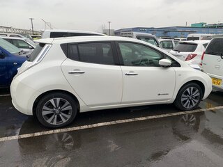 2016 Nissan Leaf 30kWh I (ZE0/AZE0), белый, 1000000 рублей, вид 3