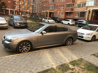 2006 BMW 5 серии 540i V (E60/E61), серебристый, 2600000 рублей, вид 3
