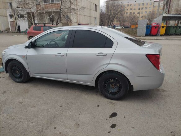 2014 Chevrolet Aveo II, серебристый, 820000 рублей - вид 6