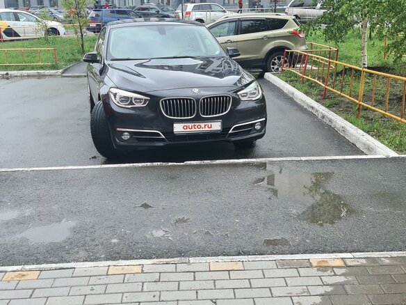 2013 BMW 5 серии Gran Turismo 535i xDrive VI (F10/F11/F07) Рестайлинг, чёрный, 2700000 рублей - вид 1