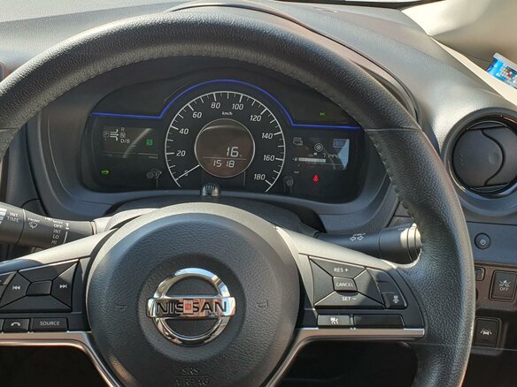 2018 Nissan Note e-Power II Рестайлинг, коричневый, 1515000 рублей - вид 13