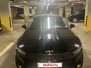 2022 Kia K5 III, чёрный, 3333000 рублей, вид 4