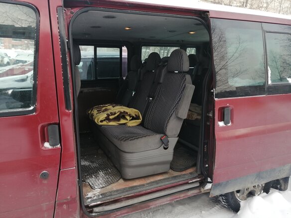 2001 Ford Tourneo, красный, 420000 рублей - вид 11