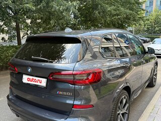2020 BMW X5 M50i IV (G05/G18), чёрный, 7600000 рублей, вид 4