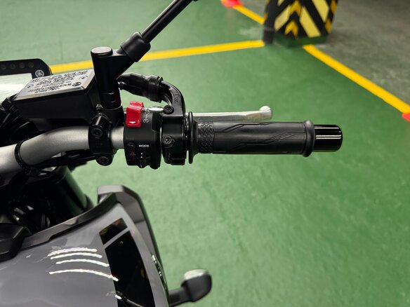 2018 Yamaha MT-09 (FZ-09), серый, 875000 рублей - вид 14