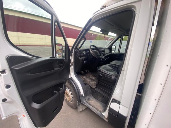 2015 Iveco Daily, белый, 4100000 рублей - вид 4