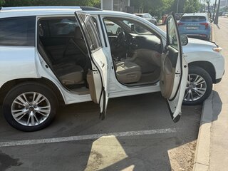 2013 Toyota Highlander II (XU40) Рестайлинг, белый, 1750000 рублей, вид 3