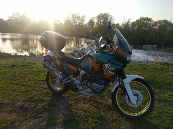 1995 Honda XRV 750 Africa Twin, зелёный - вид 5
