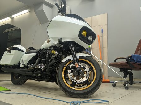 2004 Harley-Davidson Road Glide, белый, 890000 рублей, вид 1