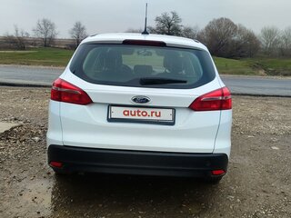 2017 Ford Focus III Рестайлинг, белый, 860000 рублей, вид 3