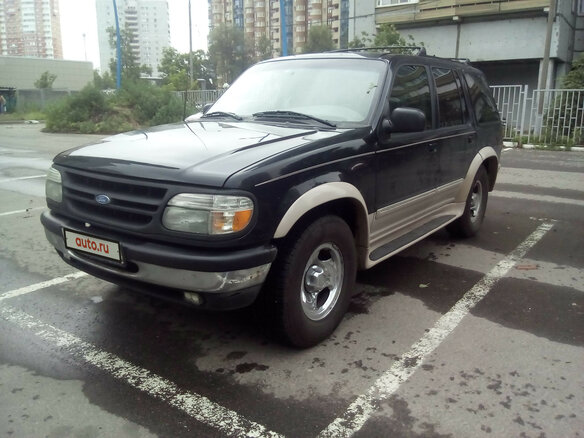 1995 Ford Explorer II, чёрный