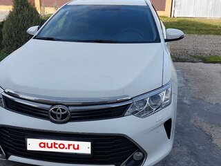2016 Toyota Camry VII (XV50) Рестайлинг, белый, 2050000 рублей, вид 3