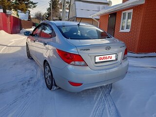 2013 Hyundai Solaris I, серебристый, 750000 рублей, вид 3